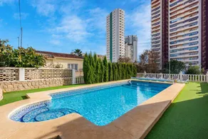 Villa with terrace, garden & private pool - Image 4