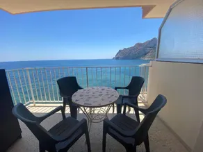 Apartment with terrace - Image 4