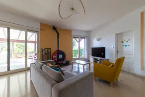 House with private pool, terrace & garden - Image 4