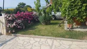 Flat with garden, barbecue & terrace - Image 5