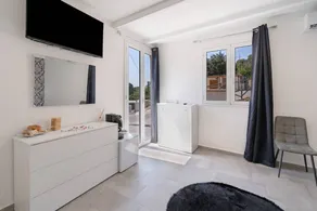 Ferienwohnung mit Garten und Pool | Perfekt für die Arbeit von Zuhause | Haustiere sind willkommen - Image 2