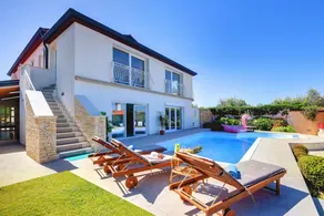 Villa near Rovinj with private pool, sauna, jacuzzi and gym - Image 2