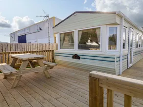 Cottage with garden | Beach view - Image 3