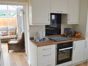 Children-friendly pleasant cottage with garden - Image 5