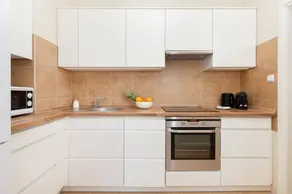 Child-friendly lovely flat with fast internet - Image 3