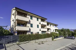 Fantastico appartamento con barbecue, giardino e terrazza - Image 2