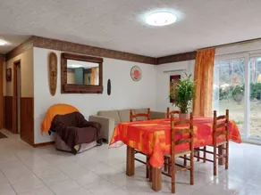 House with garden & terrace - Image 5