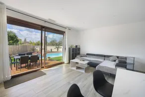 Villa with terrace, hot tub & heated pool | Garden view - Image 4