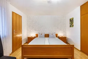 Room 'Doppelzimmer 3 - Chardonnay' with Shared Terrace, Shared Garden and Wi-Fi - Image 2