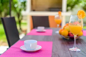 Holiday home with garden & terrace - Image 4