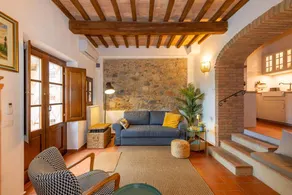 Holiday Home 'Casa Sogno Italiano Tuscany' with Stunning Views, Wi-Fi & AC (5-6 Guests) - Image 3
