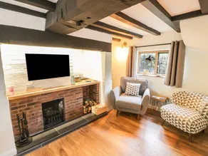 Family-friendly cottage with garden - Image 3