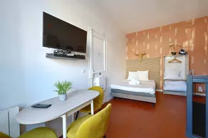 Loft in heart of Paris Moulin Rouge - Image 2