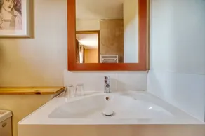 Bed and Breakfast 'Les Templiers' with Shared Pool, Shared Garden and Wi-Fi - Image 5