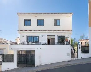 Ferienhaus mit Garten, privatem Pool und Terrasse | Meerblick - Image 3