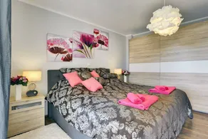 Lovely house with terrace, pool & garden | Pets allowed - Image 2