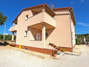 Holiday apartment with terrace - Image 3