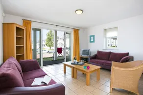 Bungalow with terrace & garden - Image 2