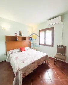 Apartment with terrace - Image 5