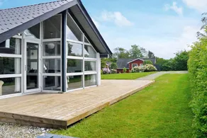 Fully equipped holiday home with garden, terrace & barbeque - Image 5