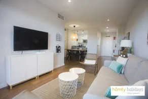 Flat with terrace & pool - Image 5