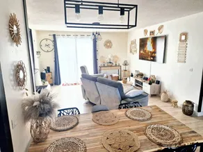 Maison avec terrasse, jacuzzi et barbecue - Image 2
