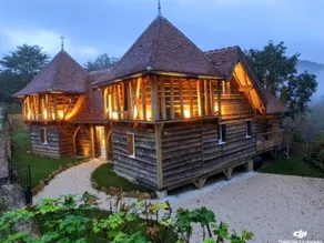 Cottage with hot tub - Image 2