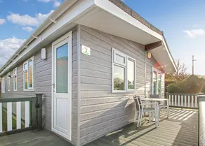 Chalet with 2 rooms for 4 persons - Image 3