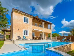 Villa con piscina, barbacoa y jardín - Image 4