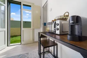 Private room with terrace & garden | Garden view - Image 5
