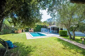 Holiday home with garden, terrace & private pool - Image 3