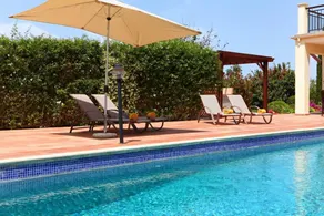 Villa con terraza, jacuzzi y jardín | Vistas al campo de golf - Image 3