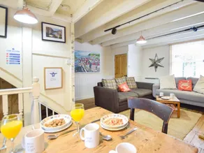 Casa rural con 3 dormitorios para 6 personas - Image 2