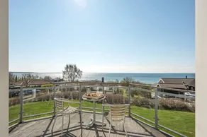 House with terrace, garden & hot tub | Sea view - Image 5