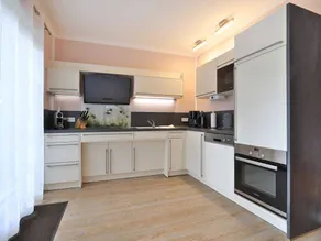 Apartment with terrace - Image 5