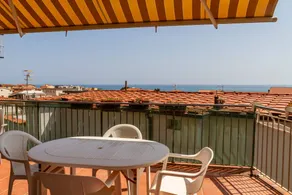 Nice holiday apartment with garden & terrace | Sea view | Beach nearby | Pets are welcome - Image 2