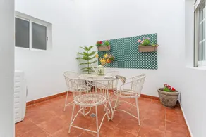 Appartement de vacances avec terrasse et internet haut débit | Vue ville | Idéal pour le télétravail - Image 5