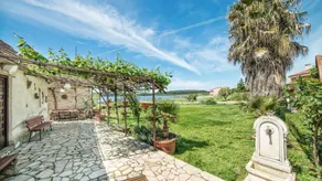 Apartment with garden, BBQ & terrace | Sea view - Image 3