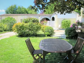 Charming house with terrace, private pool & garden - Image 3