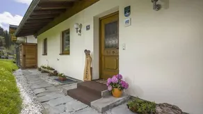 Family-friendly holiday home with barbecue, terrace & garden - Image 4