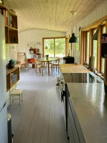Child-friendly house with terrace & garden - Image 2