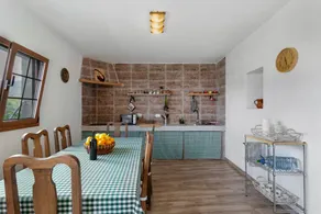 Holiday Home 'La Umbría' with Mountain Views, Private Terrace and Wi-Fi - Image 4