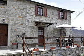 Family-oriented charming holiday home with private pool, BBQ & terrace | Mountain view | Dogs allowed - Image 2