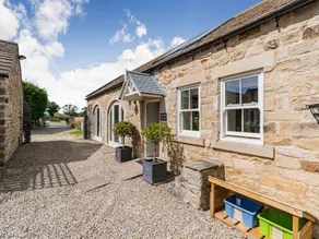 Family-friendly cottage with hot tub & garden | Dogs allowed - Image 2