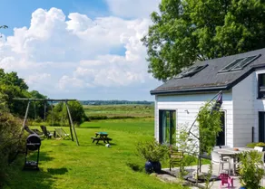 Spacious house with garden near Saint-Molf - Image 3