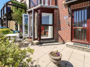 Cottage with garden - Image 4