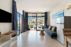 Modern apartment with shared pool - Image 2