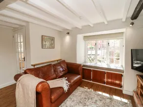 Cottage with garden - Image 3