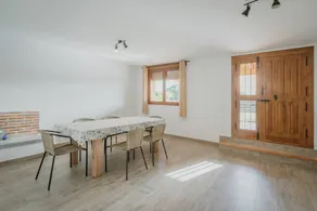 Casa rural Velasco I en Segovia: Terraza privada, Wi-Fi y aire acondicionado para 8 personas - Image 4