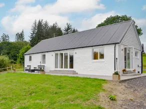 Family-friendly cottage with BBQ & garden | Sea view - Image 2